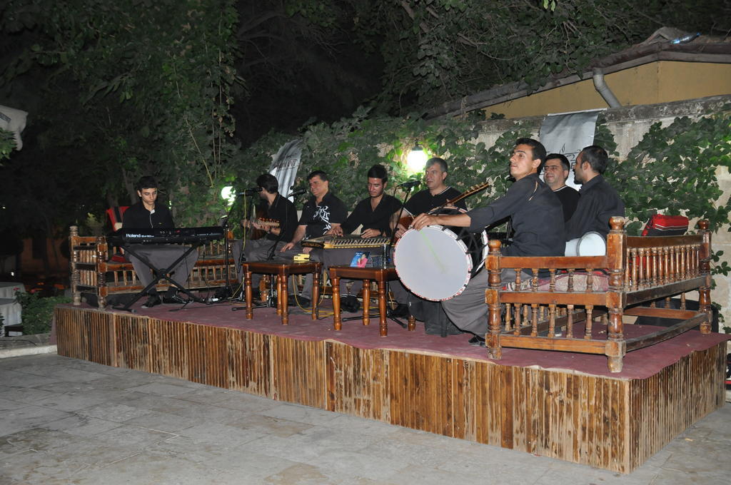 Cevahir Konuk Evi Hotel Şanlıurfa Ngoại thất bức ảnh